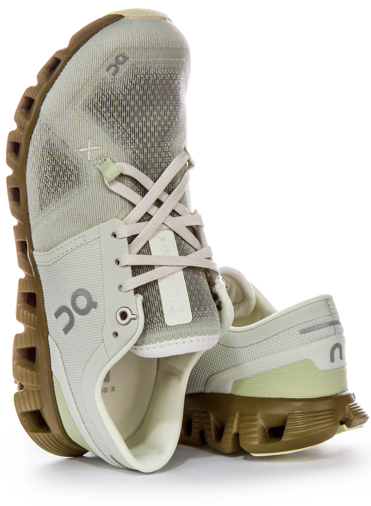 On Running Cloud X 3 In Light Grey For Women - Image 4